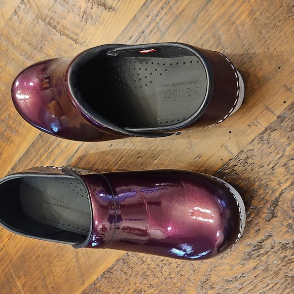 NWOB Sanita Purple Patent Leather Clogs Sole - Picture 13 of 15